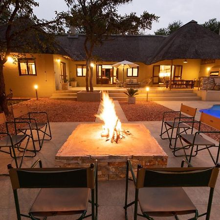 Kingly Bush Villa ファラボルワ エクステリア 写真
